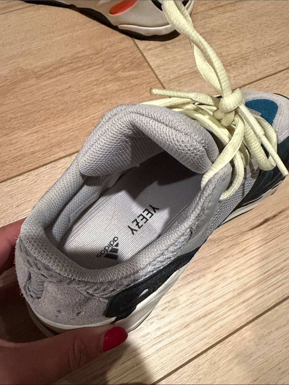 adidas Yeezy Boost 700